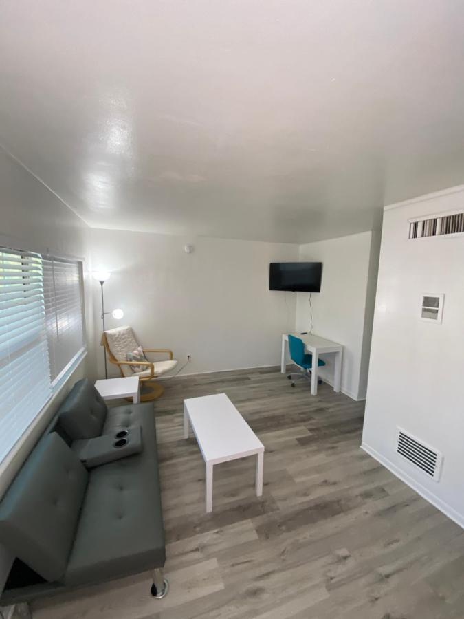 Uptown Inn & Suites St. Petersburg Exteriér fotografie